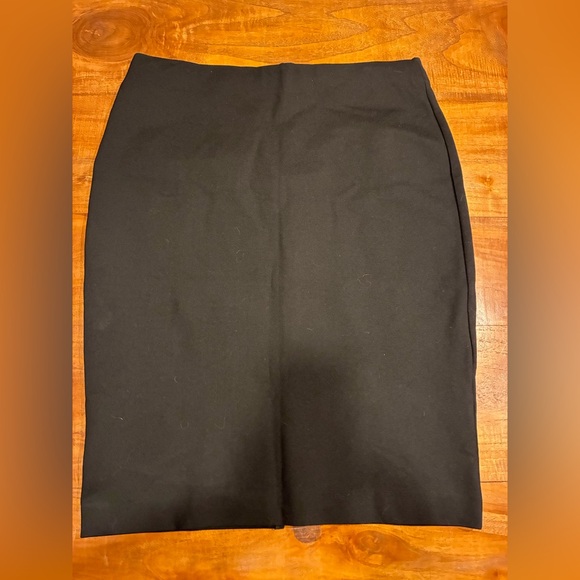NWT Quince Ultra-Stretch Ponte Pencil Skirt Black Women’s Large - Picture 4 of 10